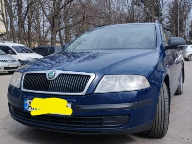 Синий Шкода Октавия, объемом двигателя 1.6 л и пробегом 230 тыс. км за 6900 $, фото 1 на Automoto.ua