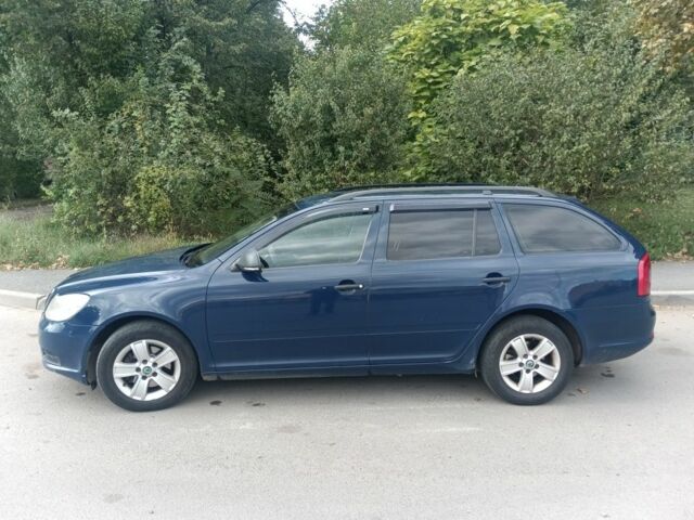 Синій Шкода Октавія, об'ємом двигуна 2 л та пробігом 316 тис. км за 6800 $, фото 1 на Automoto.ua