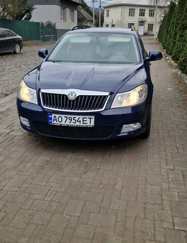 Синий Шкода Октавия, объемом двигателя 1.6 л и пробегом 252 тыс. км за 7800 $, фото 1 на Automoto.ua