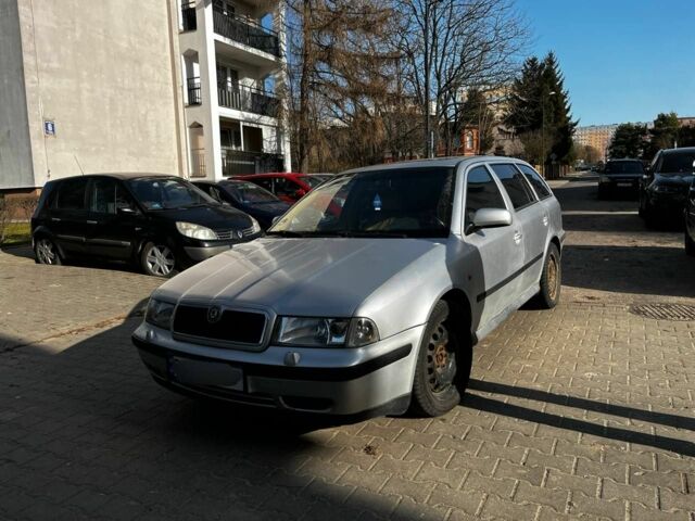 Синий Шкода Октавия, объемом двигателя 1.2 л и пробегом 360 тыс. км за 2259 $, фото 1 на Automoto.ua