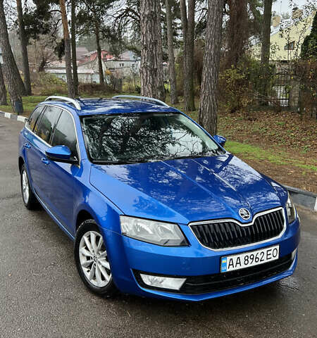 Синий Шкода Октавия, объемом двигателя 1.6 л и пробегом 316 тыс. км за 9500 $, фото 1 на Automoto.ua