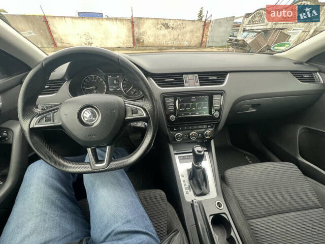 Синий Шкода Октавия, объемом двигателя 1.97 л и пробегом 280 тыс. км за 11200 $, фото 1 на Automoto.ua