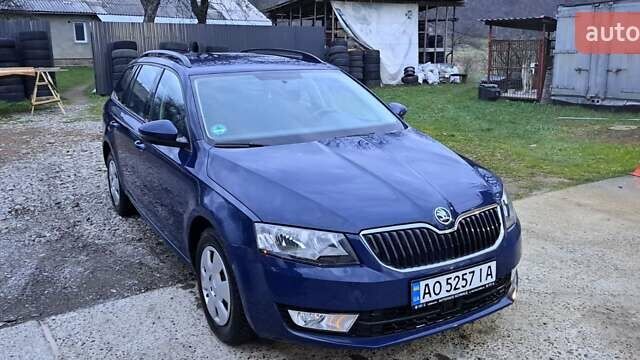 Синий Шкода Октавия, объемом двигателя 1.6 л и пробегом 256 тыс. км за 10650 $, фото 1 на Automoto.ua