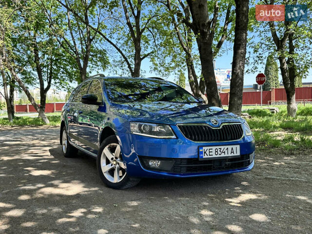 Синий Шкода Октавия, объемом двигателя 1.97 л и пробегом 218 тыс. км за 15000 $, фото 1 на Automoto.ua