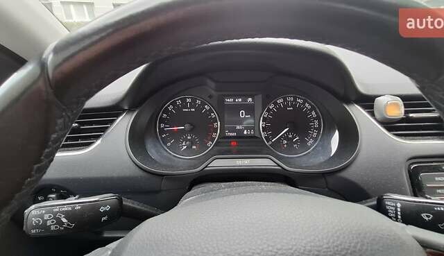 Синий Шкода Октавия, объемом двигателя 1.6 л и пробегом 173 тыс. км за 10000 $, фото 1 на Automoto.ua