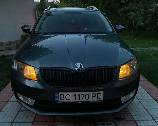 Синий Шкода Октавия, объемом двигателя 1.6 л и пробегом 265 тыс. км за 12500 $, фото 1 на Automoto.ua