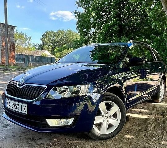Синий Шкода Октавия, объемом двигателя 1.97 л и пробегом 267 тыс. км за 11000 $, фото 1 на Automoto.ua