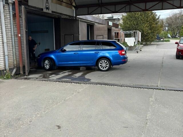 Синий Шкода Октавия, объемом двигателя 1.4 л и пробегом 270 тыс. км за 10500 $, фото 1 на Automoto.ua