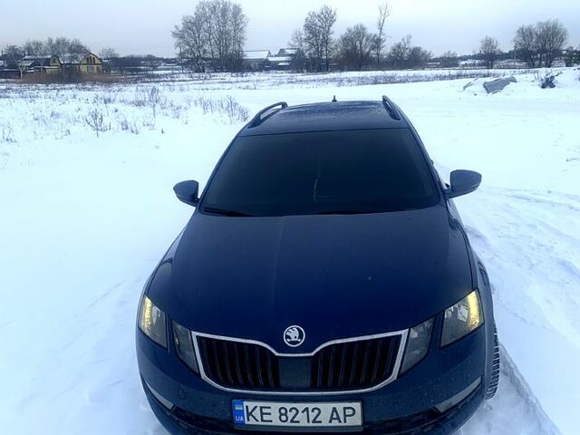 Синий Шкода Октавия, объемом двигателя 1.6 л и пробегом 165 тыс. км за 13000 $, фото 1 на Automoto.ua