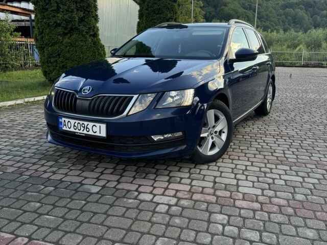 Синий Шкода Октавия, объемом двигателя 1.6 л и пробегом 255 тыс. км за 11900 $, фото 1 на Automoto.ua