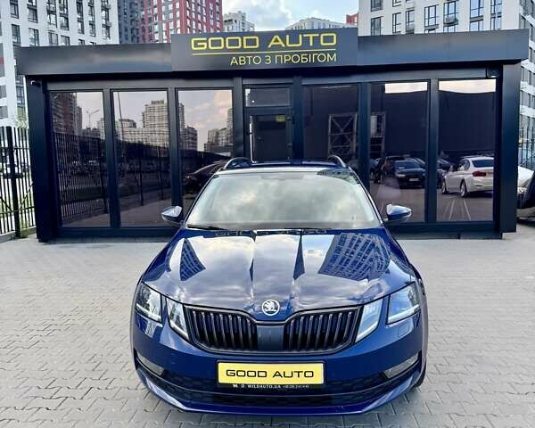 Синий Шкода Октавия, объемом двигателя 1.6 л и пробегом 245 тыс. км за 13500 $, фото 1 на Automoto.ua