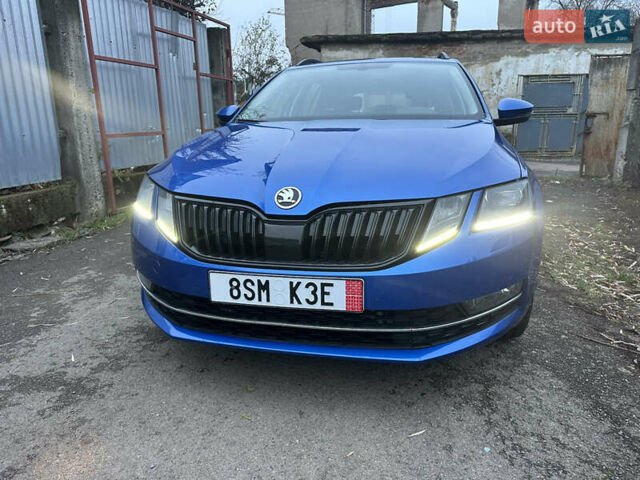Синій Шкода Октавія, об'ємом двигуна 1.6 л та пробігом 203 тис. км за 12200 $, фото 1 на Automoto.ua