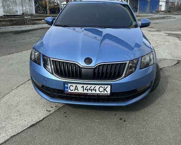 Синій Шкода Октавія, об'ємом двигуна 1.6 л та пробігом 260 тис. км за 14999 $, фото 1 на Automoto.ua