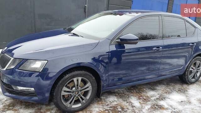 Синий Шкода Октавия, объемом двигателя 1.4 л и пробегом 240 тыс. км за 13500 $, фото 1 на Automoto.ua