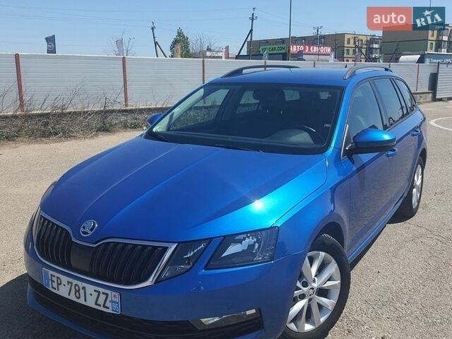Синий Шкода Октавия, объемом двигателя 1.6 л и пробегом 174 тыс. км за 14600 $, фото 1 на Automoto.ua