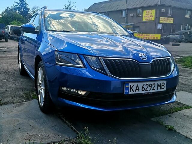 Синий Шкода Октавия, объемом двигателя 2 л и пробегом 259 тыс. км за 15000 $, фото 1 на Automoto.ua