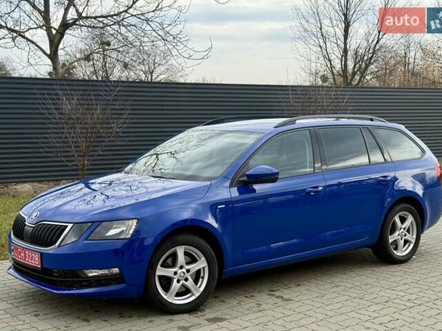 Синий Шкода Октавия, объемом двигателя 2 л и пробегом 226 тыс. км за 13999 $, фото 1 на Automoto.ua