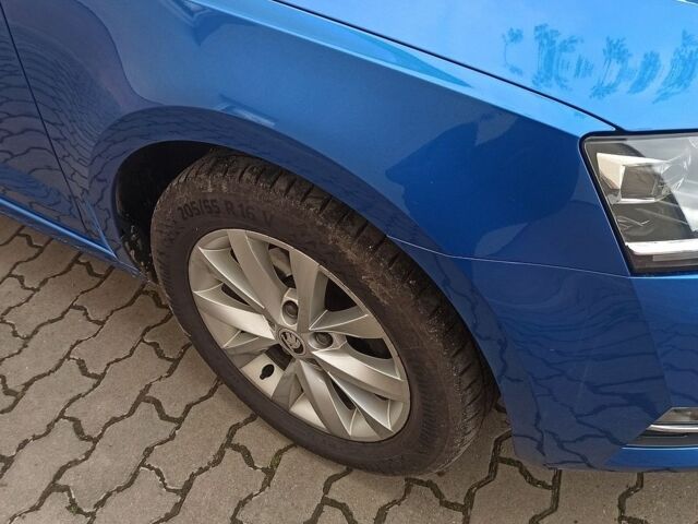 Синий Шкода Октавия, объемом двигателя 1.6 л и пробегом 217 тыс. км за 15500 $, фото 1 на Automoto.ua