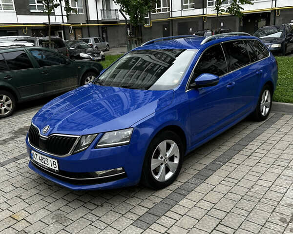 Синий Шкода Октавия, объемом двигателя 1.6 л и пробегом 306 тыс. км за 13000 $, фото 1 на Automoto.ua