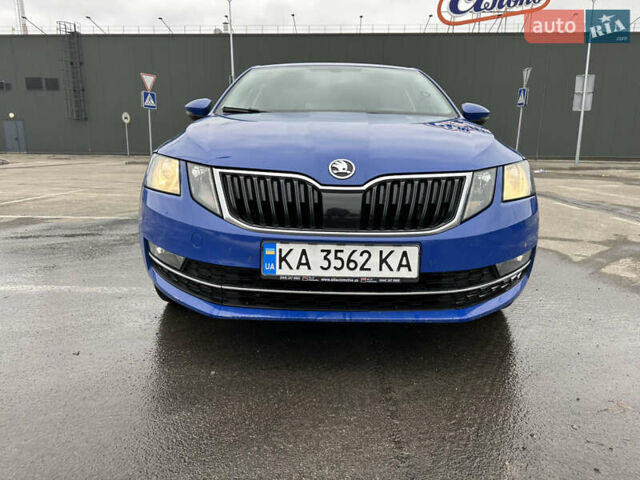 Синий Шкода Октавия, объемом двигателя 2 л и пробегом 230 тыс. км за 15500 $, фото 1 на Automoto.ua