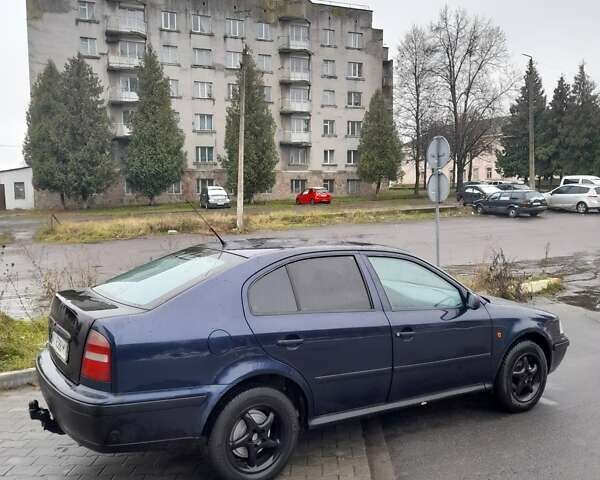 Синий Шкода Октавия, объемом двигателя 1.6 л и пробегом 365 тыс. км за 2300 $, фото 1 на Automoto.ua