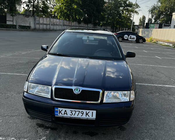 Синий Шкода Октавия, объемом двигателя 2 л и пробегом 363 тыс. км за 3500 $, фото 1 на Automoto.ua