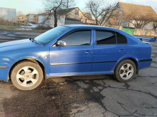 Синий Шкода Октавия, объемом двигателя 1.6 л и пробегом 230 тыс. км за 4400 $, фото 1 на Automoto.ua