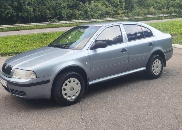 Синій Шкода Октавія, об'ємом двигуна 1.6 л та пробігом 215 тис. км за 3550 $, фото 1 на Automoto.ua