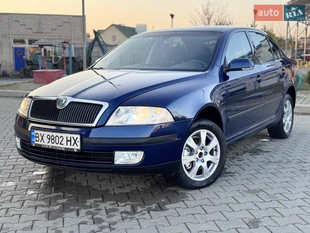 Синий Шкода Октавия, объемом двигателя 2 л и пробегом 300 тыс. км за 5700 $, фото 1 на Automoto.ua