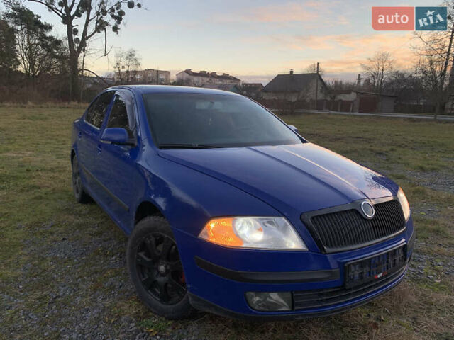 Синий Шкода Октавия, объемом двигателя 1.6 л и пробегом 243 тыс. км за 3950 $, фото 1 на Automoto.ua