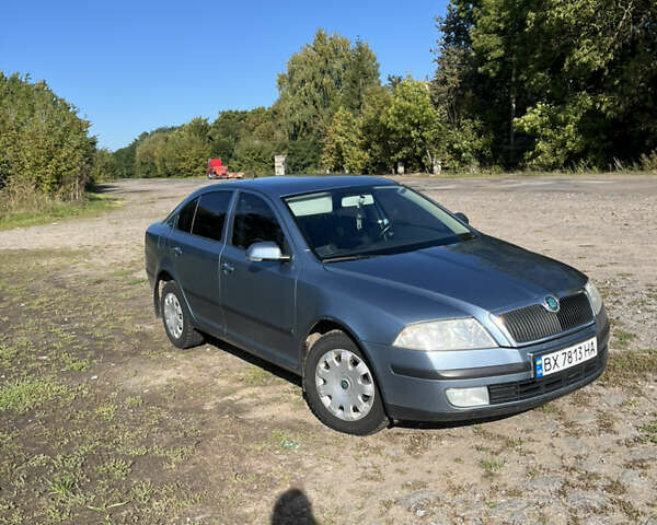 Синий Шкода Октавия, объемом двигателя 1.6 л и пробегом 210 тыс. км за 5555 $, фото 1 на Automoto.ua