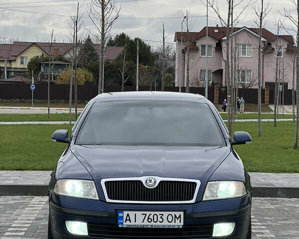 Синий Шкода Октавия, объемом двигателя 1.6 л и пробегом 210 тыс. км за 5500 $, фото 1 на Automoto.ua