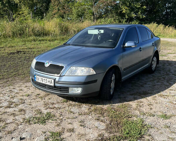 Синий Шкода Октавия, объемом двигателя 1.6 л и пробегом 210 тыс. км за 5555 $, фото 1 на Automoto.ua