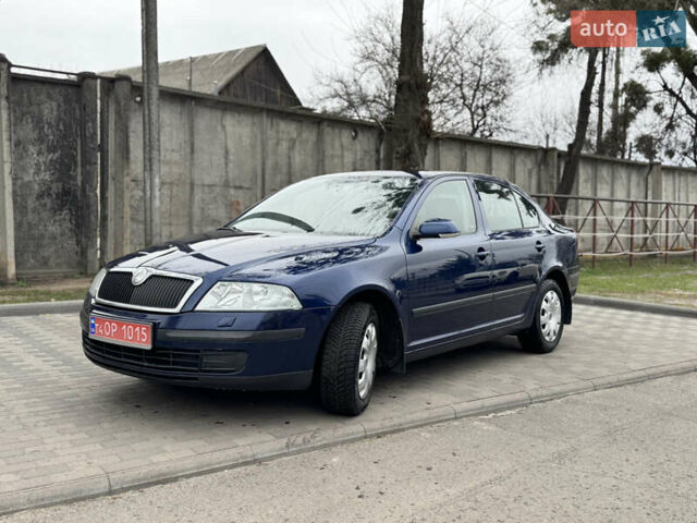 Синий Шкода Октавия, объемом двигателя 1.6 л и пробегом 257 тыс. км за 6500 $, фото 1 на Automoto.ua