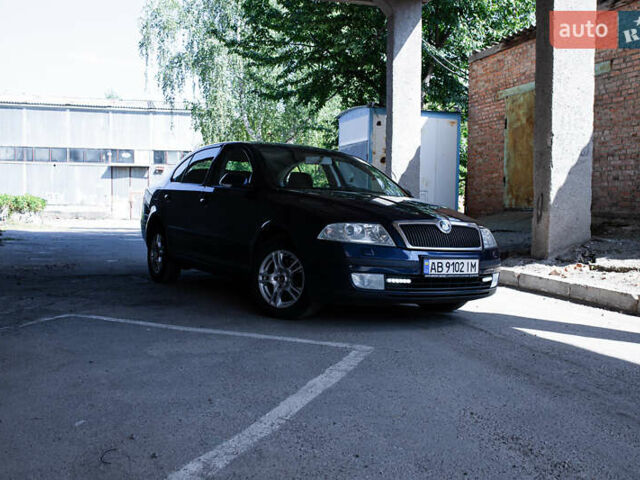 Синий Шкода Октавия, объемом двигателя 1.97 л и пробегом 294 тыс. км за 5850 $, фото 1 на Automoto.ua