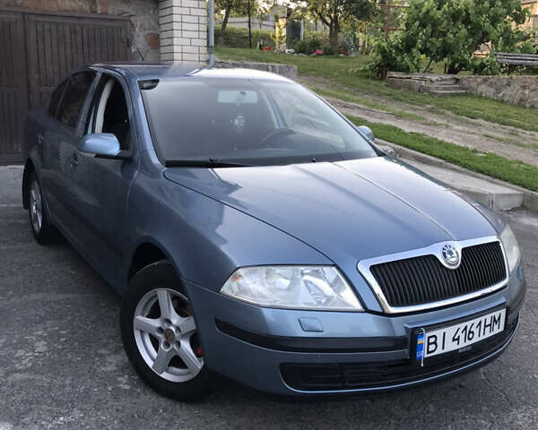 Синий Шкода Октавия, объемом двигателя 1.6 л и пробегом 220 тыс. км за 6800 $, фото 1 на Automoto.ua