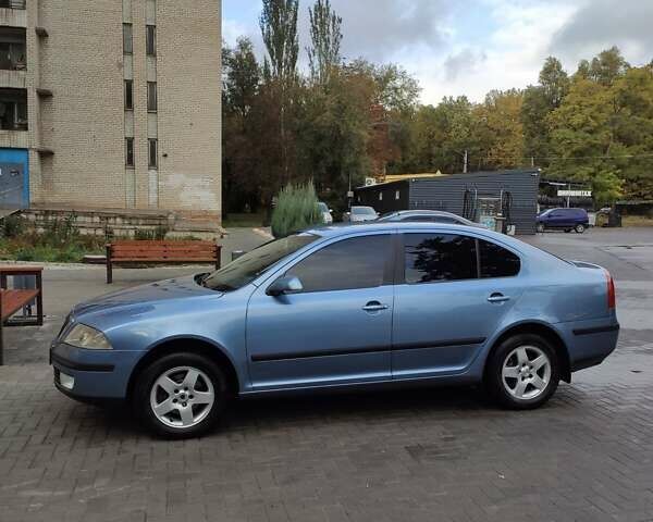 Синий Шкода Октавия, объемом двигателя 1.4 л и пробегом 300 тыс. км за 4500 $, фото 1 на Automoto.ua