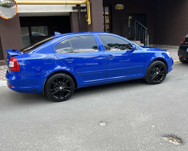 Шкода Октавия 2009 в Ирпене на Automoto.ua Синий Шкода Октавия, объемом двигателя 1.6 л и пробегом 270 тыс. км за 7000 $, фото 1 на Automoto.ua