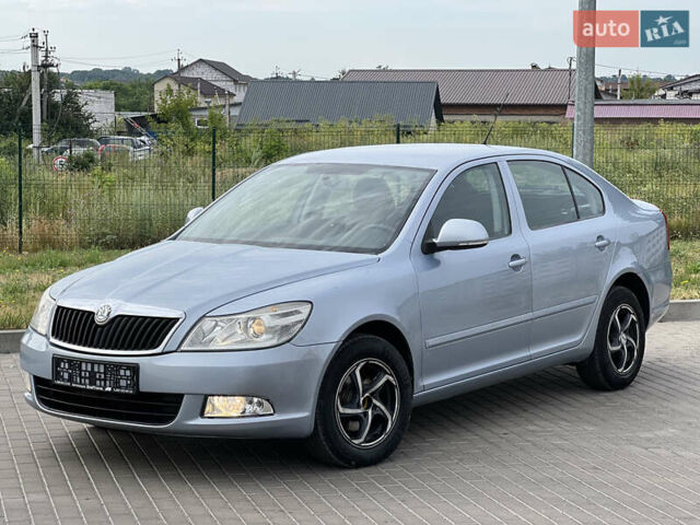 Синий Шкода Октавия, объемом двигателя 1.6 л и пробегом 248 тыс. км за 7999 $, фото 1 на Automoto.ua