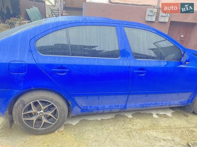 Синий Шкода Октавия, объемом двигателя 1.6 л и пробегом 210 тыс. км за 6200 $, фото 1 на Automoto.ua