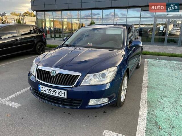 Синий Шкода Октавия, объемом двигателя 1.6 л и пробегом 212 тыс. км за 8500 $, фото 1 на Automoto.ua