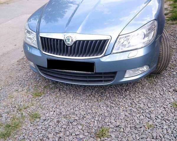 Синий Шкода Октавия, объемом двигателя 1.6 л и пробегом 287 тыс. км за 8500 $, фото 1 на Automoto.ua
