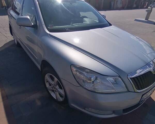 Синій Шкода Октавія, об'ємом двигуна 1.6 л та пробігом 255 тис. км за 8200 $, фото 1 на Automoto.ua