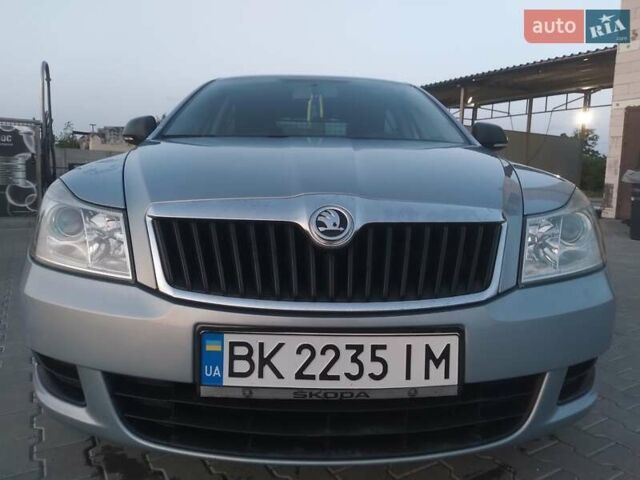 Синій Шкода Октавія, об'ємом двигуна 1.2 л та пробігом 238 тис. км за 5900 $, фото 1 на Automoto.ua