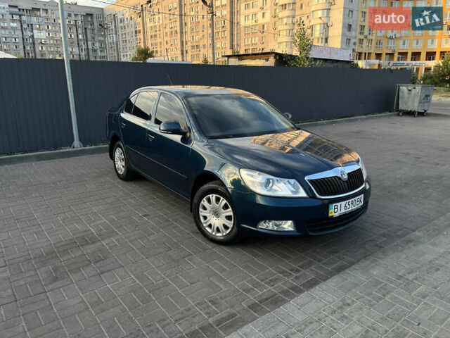 Синий Шкода Октавия, объемом двигателя 1.8 л и пробегом 161 тыс. км за 10500 $, фото 1 на Automoto.ua