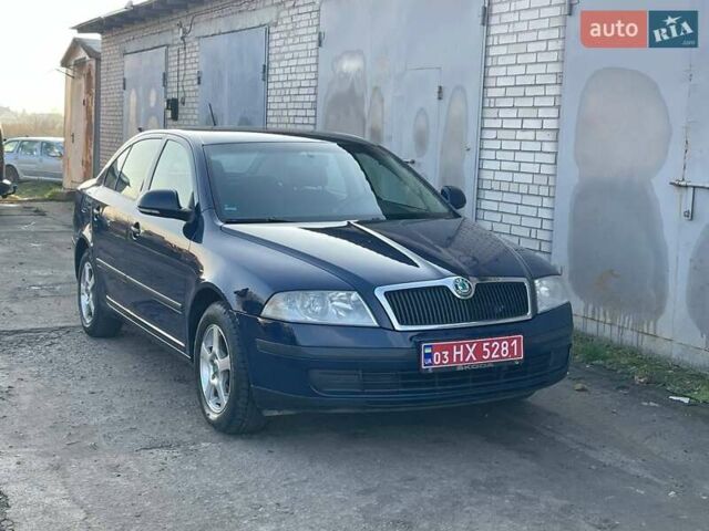 Синий Шкода Октавия, объемом двигателя 1.6 л и пробегом 196 тыс. км за 7000 $, фото 1 на Automoto.ua