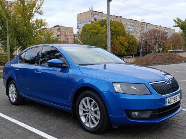 Синий Шкода Октавия, объемом двигателя 1.6 л и пробегом 227 тыс. км за 12500 $, фото 1 на Automoto.ua
