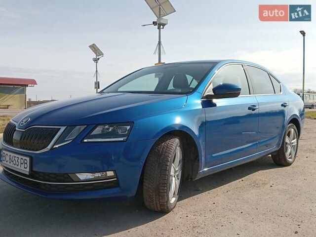 Синий Шкода Октавия, объемом двигателя 1.6 л и пробегом 243 тыс. км за 15700 $, фото 1 на Automoto.ua