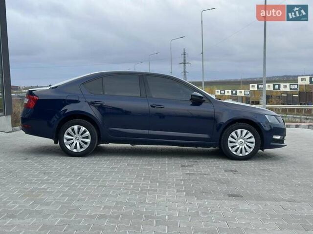 Синий Шкода Октавия, объемом двигателя 1.4 л и пробегом 184 тыс. км за 11900 $, фото 1 на Automoto.ua