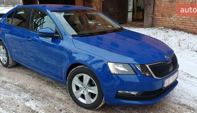 Синий Шкода Октавия, объемом двигателя 1.6 л и пробегом 286 тыс. км за 12600 $, фото 1 на Automoto.ua